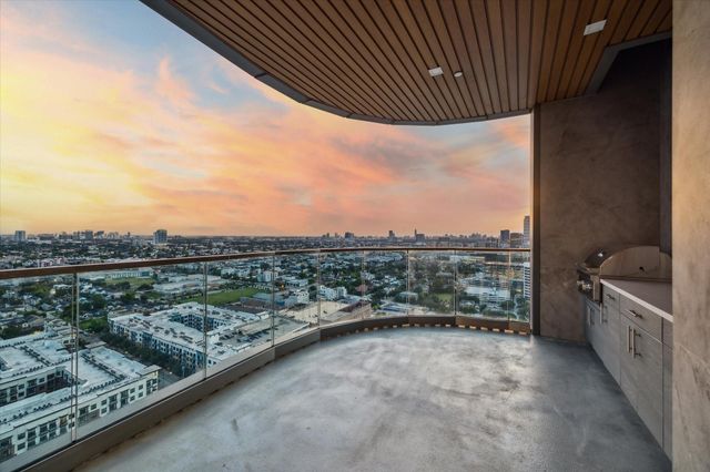 1711 Allen Parkway 2403, Houston, TX 77019