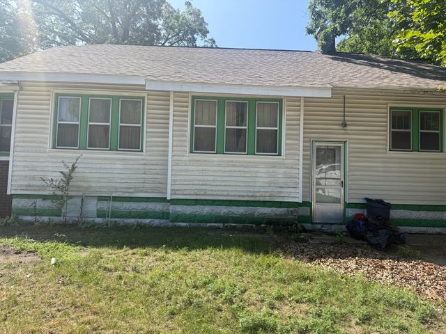 2401 Baker Street, Muskegon Heights, MI 49444