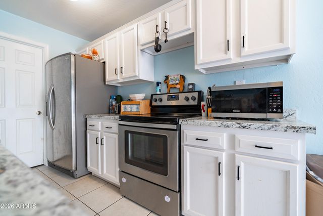 15855 S MOON VALLEY Road, Arizona City, AZ 85123