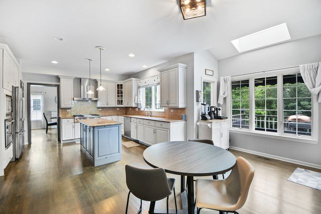 88 Open Parkway S, Hawthorn Woods, IL 60047