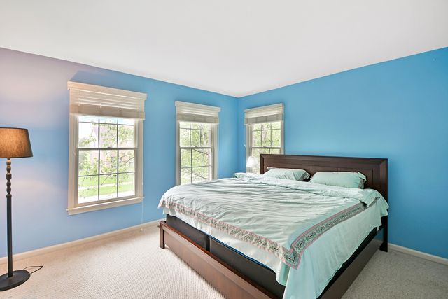 88 Open Parkway S, Hawthorn Woods, IL 60047