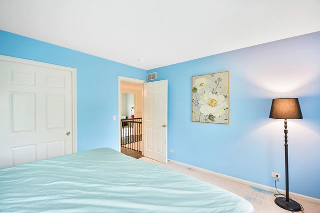 88 Open Parkway S, Hawthorn Woods, IL 60047