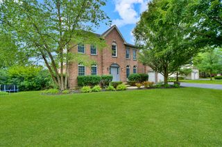 88 Open Parkway S, Hawthorn Woods, IL 60047