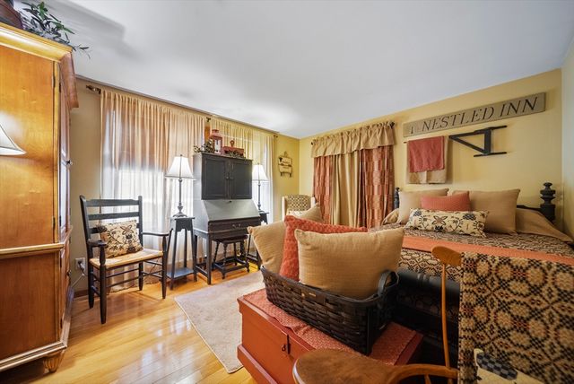 69 Farquhar Road, Sturbridge, MA 01566