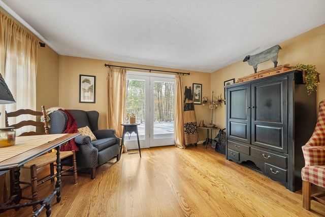 69 Farquhar Road, Sturbridge, MA 01566