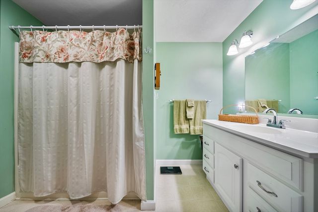 69 Farquhar Road, Sturbridge, MA 01566