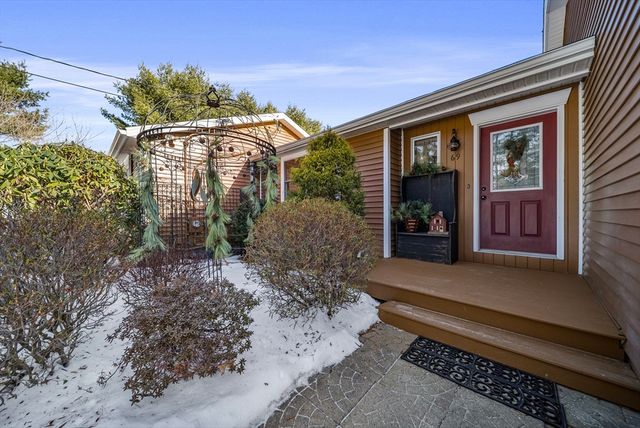 69 Farquhar Road, Sturbridge, MA 01566