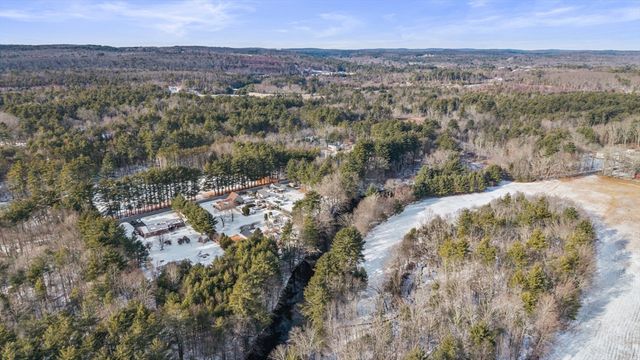 69 Farquhar Road, Sturbridge, MA 01566