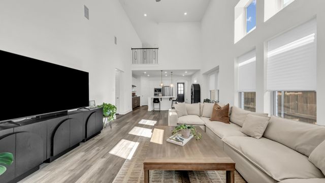 913 Gilbreath Avenue, Crowley, TX 76036