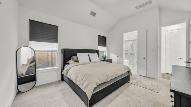 913 Gilbreath Avenue, Crowley, TX 76036