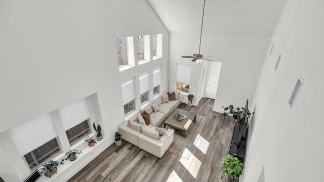 913 Gilbreath Avenue, Crowley, TX 76036