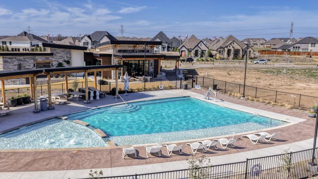 913 Gilbreath Avenue, Crowley, TX 76036