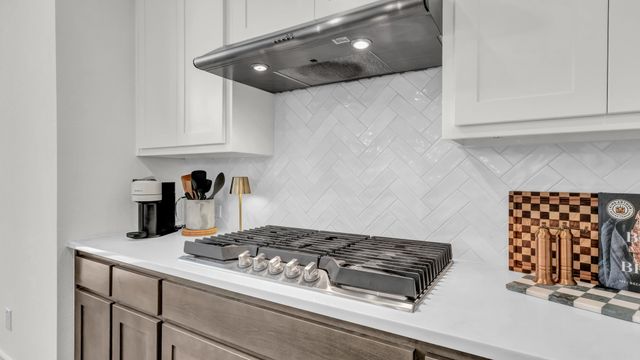 913 Gilbreath Avenue, Crowley, TX 76036