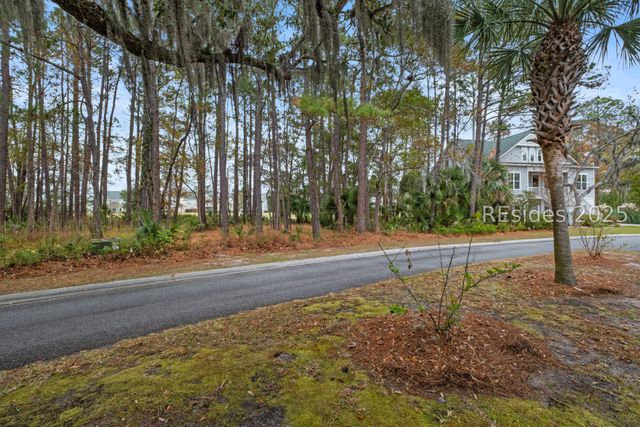 5 Bass Creek Ln, Bluffton, SC 29910