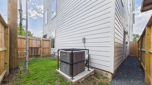 3413 Daphne Street, Houston, TX 77021