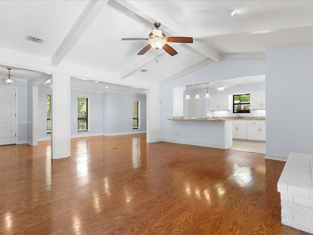 1800 Holm Oak Street, Arlington, TX 76012