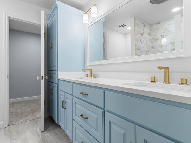 1800 Holm Oak Street, Arlington, TX 76012