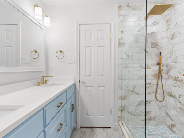 1800 Holm Oak Street, Arlington, TX 76012