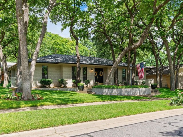1800 Holm Oak Street, Arlington, TX 76012