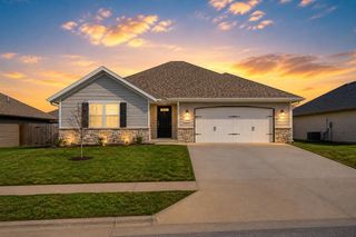 5601 W Pecan Street, Springfield, MO 65802