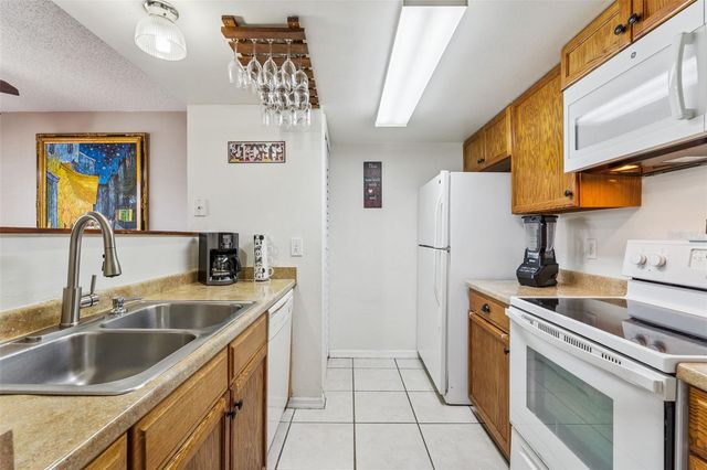 1017 MONROE AVENUE, St Cloud, FL 34769