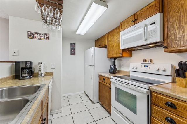 1017 MONROE AVENUE, St Cloud, FL 34769