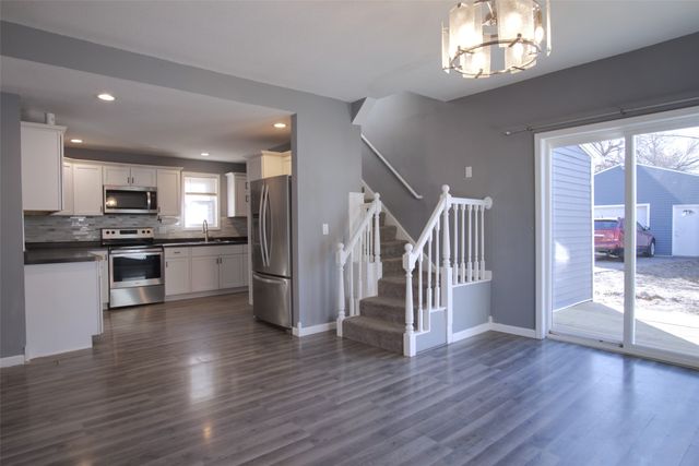 2743 Des Moines Street, Des Moines, IA 50317