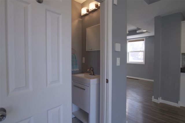 2743 Des Moines Street, Des Moines, IA 50317