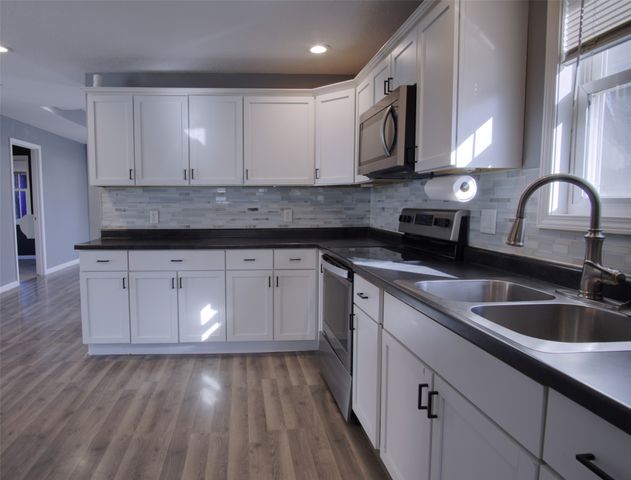 2743 Des Moines Street, Des Moines, IA 50317