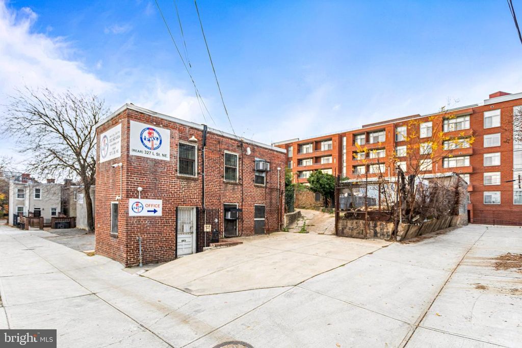 327 REAR L ST NE, Washington, DC 20002