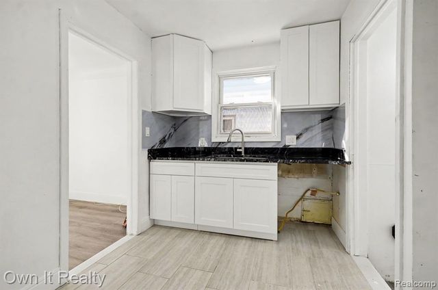 9107 Stout Street, Detroit, MI 48228