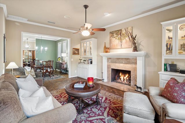 2448 Clearspring Drive N, Irving, TX 75063