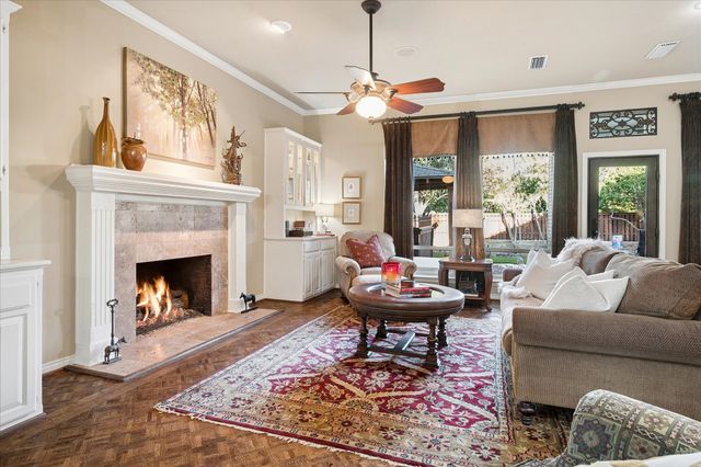 2448 Clearspring Drive N, Irving, TX 75063