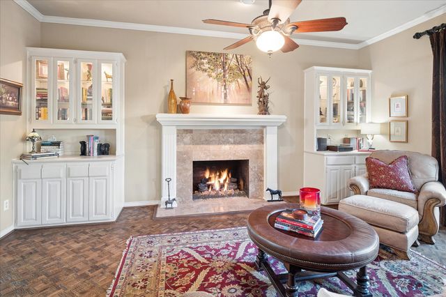 2448 Clearspring Drive N, Irving, TX 75063