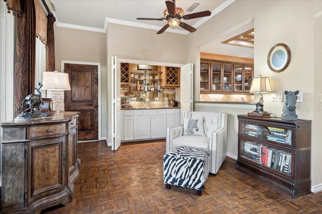 2448 Clearspring Drive N, Irving, TX 75063