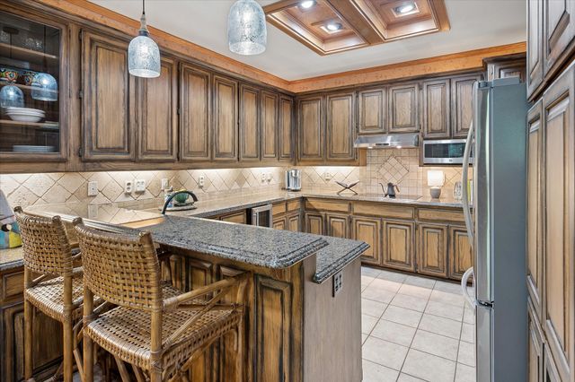 2448 Clearspring Drive N, Irving, TX 75063