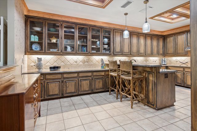 2448 Clearspring Drive N, Irving, TX 75063