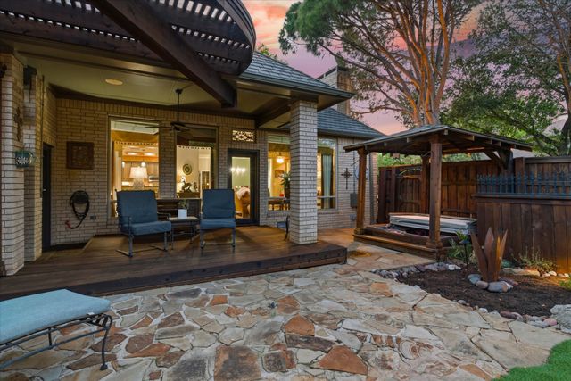 2448 Clearspring Drive N, Irving, TX 75063