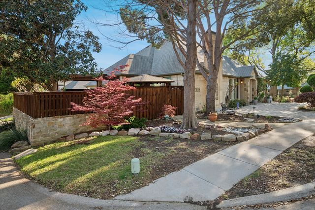 2448 Clearspring Drive N, Irving, TX 75063