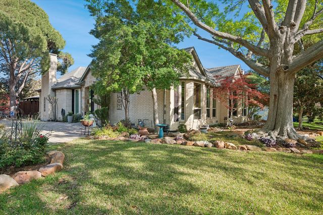 2448 Clearspring Drive N, Irving, TX 75063