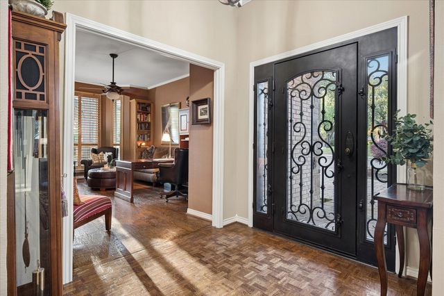 2448 Clearspring Drive N, Irving, TX 75063