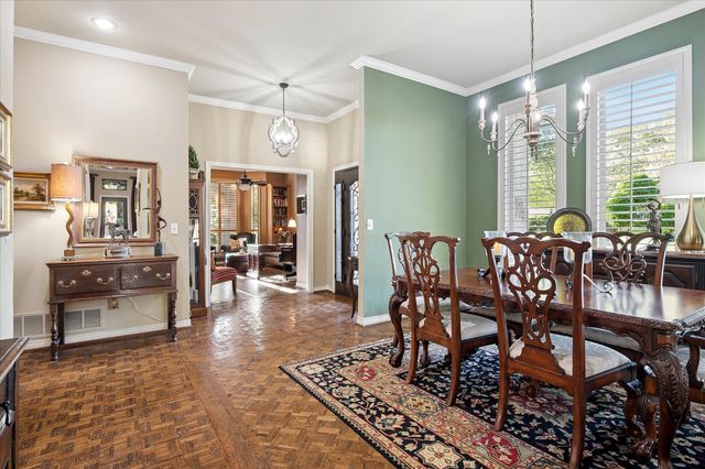 2448 Clearspring Drive N, Irving, TX 75063