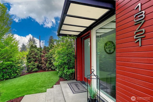 13721 Meridian Avenue N, Seattle, WA 98133
