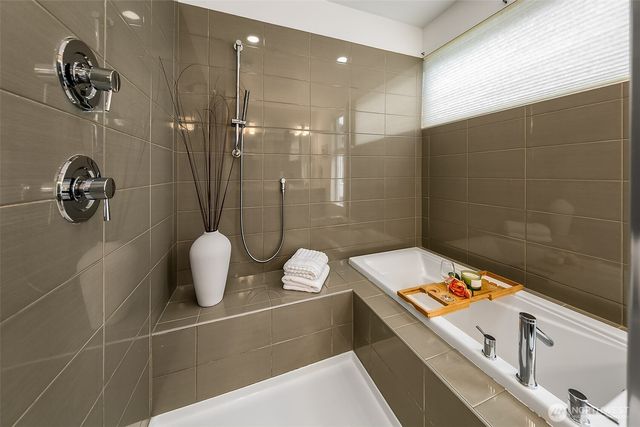 13721 Meridian Avenue N, Seattle, WA 98133