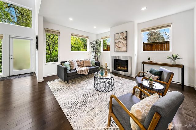 13721 Meridian Avenue N, Seattle, WA 98133