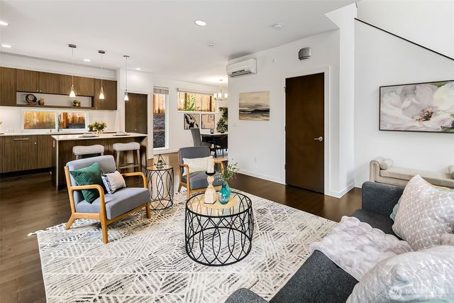 13721 Meridian Avenue N, Seattle, WA 98133
