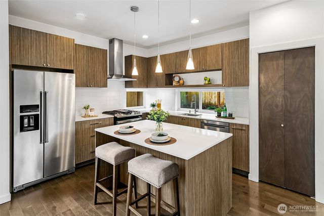 13721 Meridian Avenue N, Seattle, WA 98133