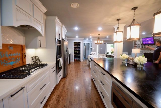 6230 Queensloch Drive, Houston, TX 77096