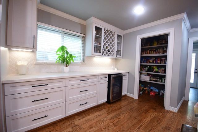 6230 Queensloch Drive, Houston, TX 77096