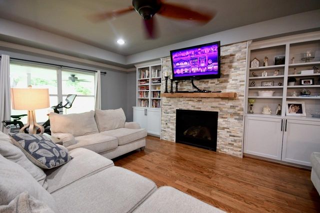 6230 Queensloch Drive, Houston, TX 77096